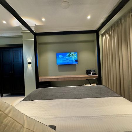 Hotel Mumbai House, Malad ภายนอก รูปภาพ