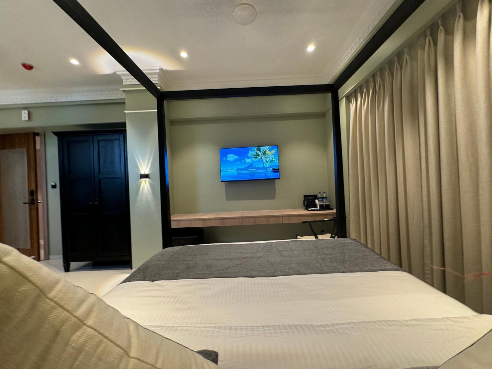 Hotel Mumbai House, Malad ภายนอก รูปภาพ