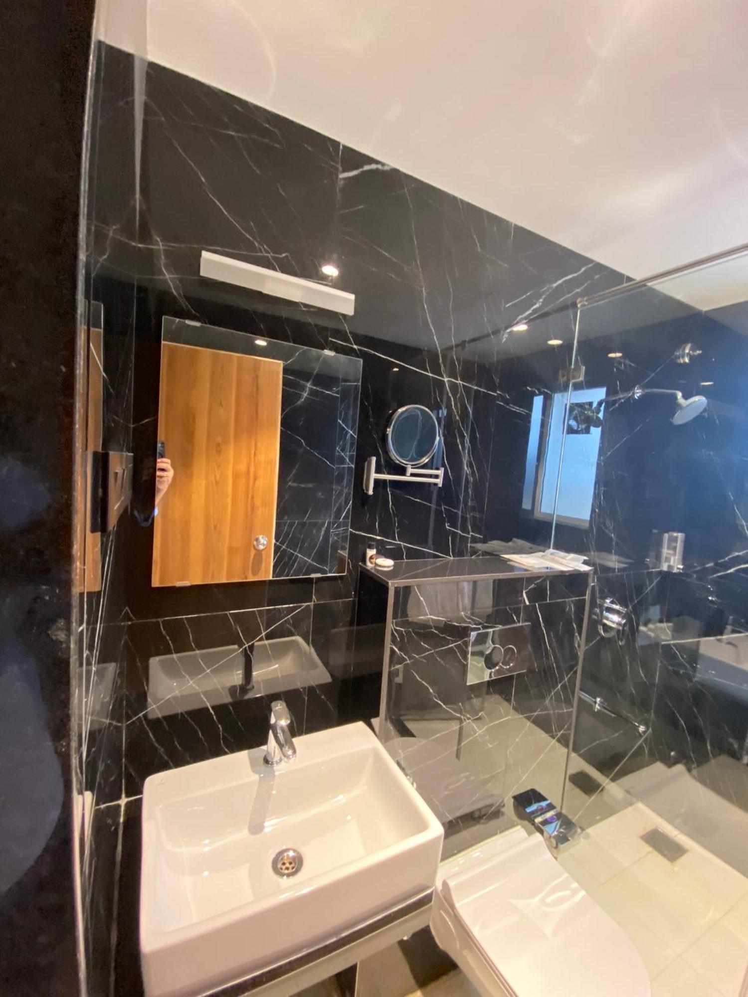 Hotel Mumbai House, Malad ภายนอก รูปภาพ
