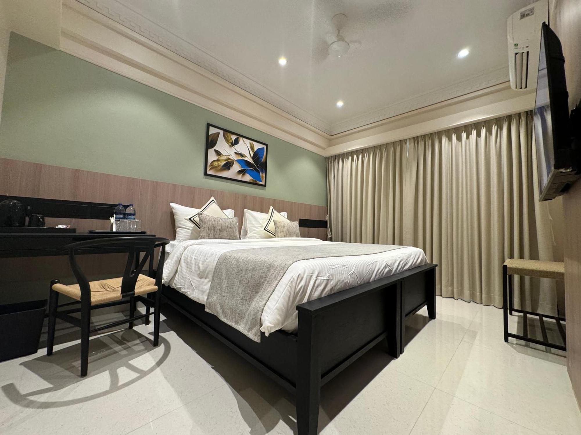 Hotel Mumbai House, Malad ภายนอก รูปภาพ