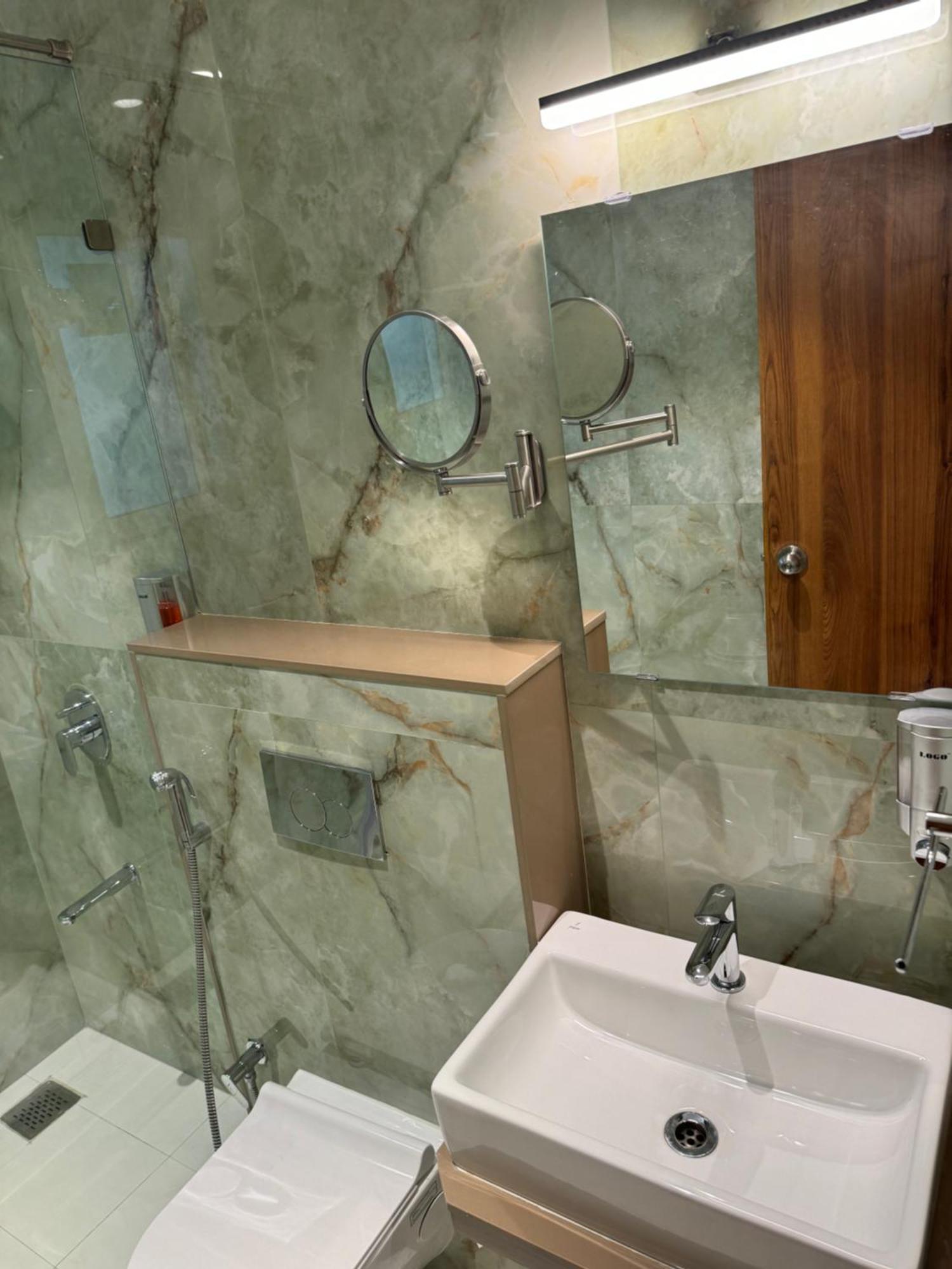 Hotel Mumbai House, Malad ภายนอก รูปภาพ