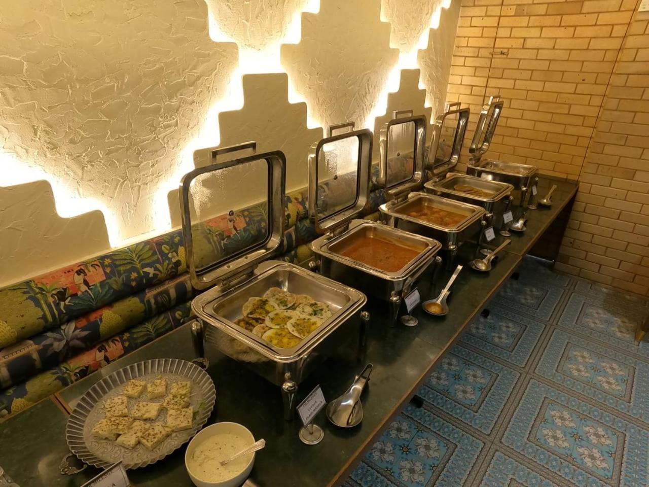 Hotel Mumbai House, Malad ภายนอก รูปภาพ